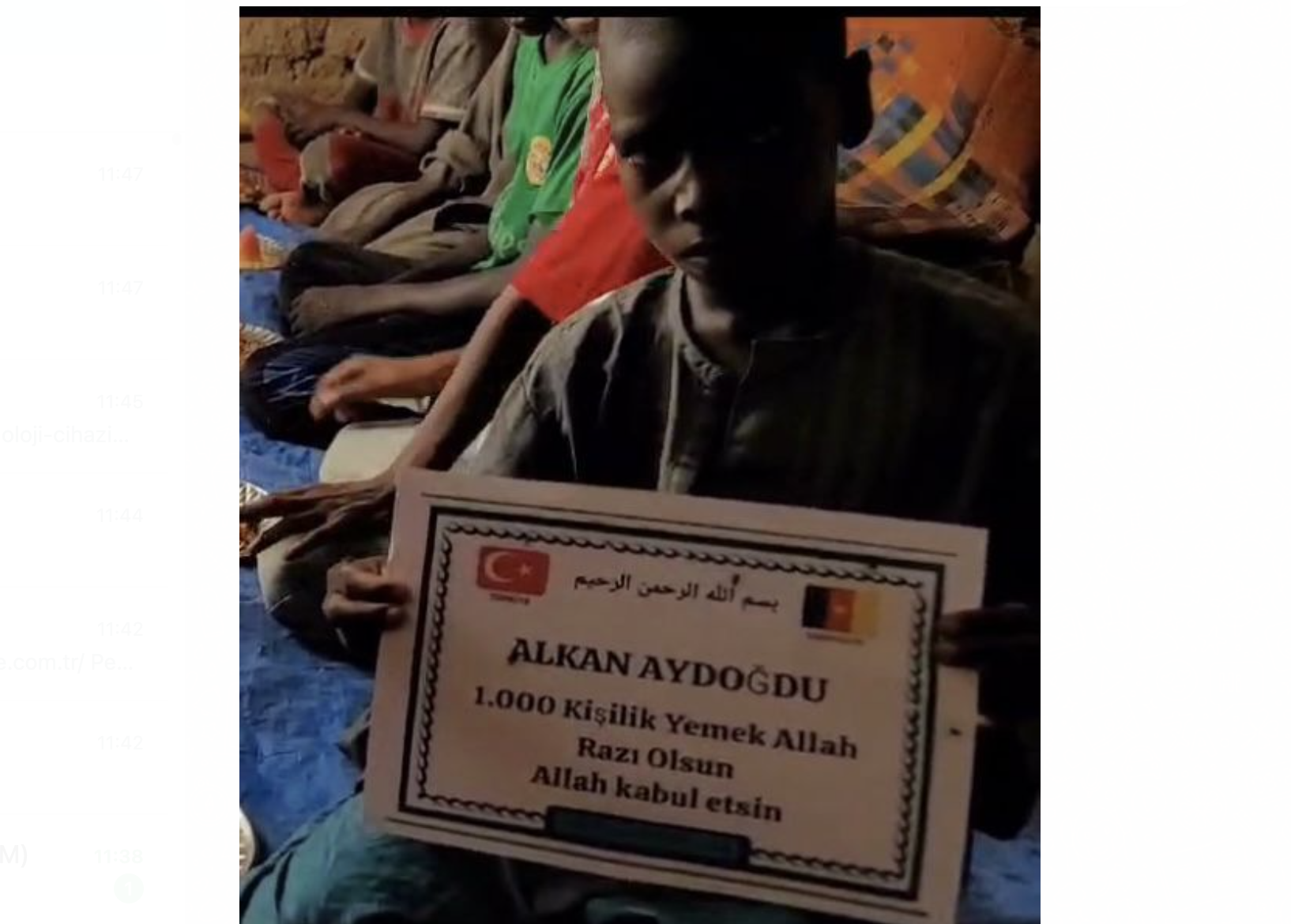 YARDIM SEVER İŞ İNSANI ALKAN AYDOĞDU KAMERUN ‘ A 1.000 KİŞİLİK GIDA YARDIMI !