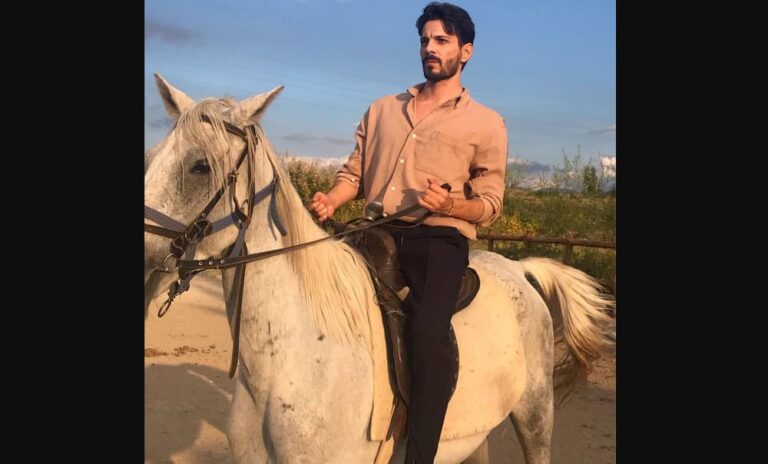 Emre Deniz Kimdir ?