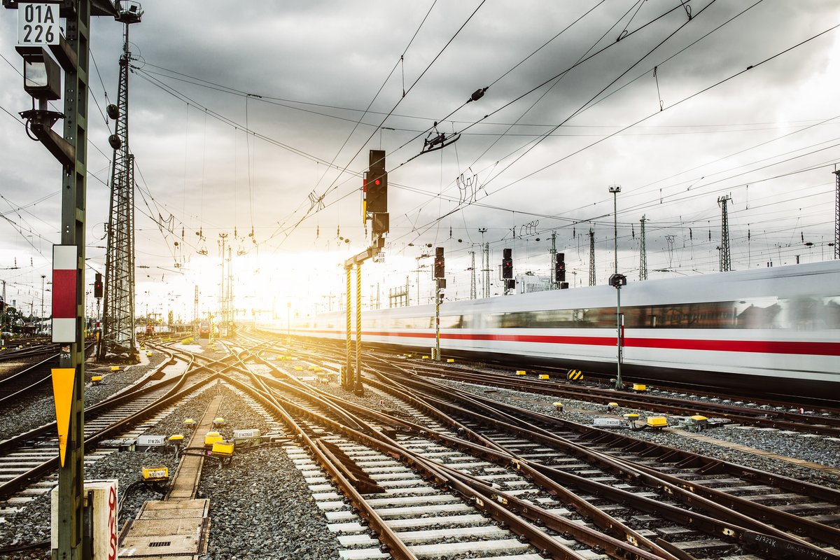 Şehir İçi Ulaşımın Kalbi Metrolar, Rail-Store.com Ekipmanlarıyla Güvende