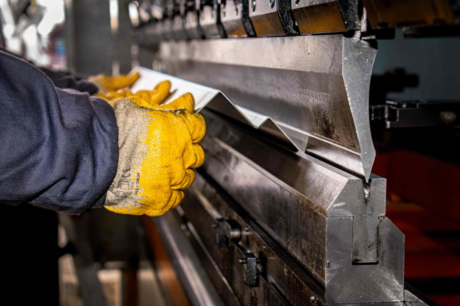 Abkant Preste Mükemmel Kavislerin Gizli Formülü: Fanarma Radüs Tutucu ve Aparat Sistemleri